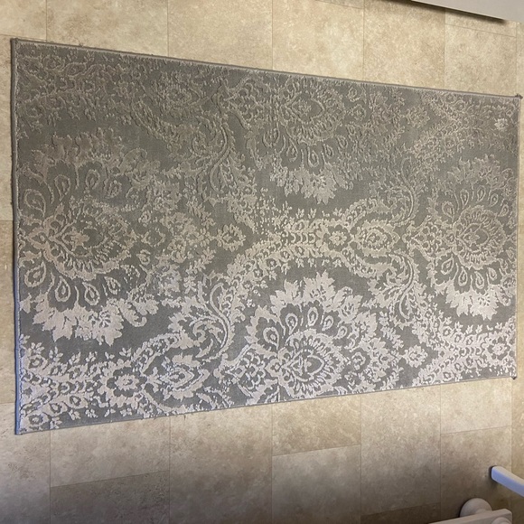 SAFAVIEH AREA RUG - Picture 3 of 6